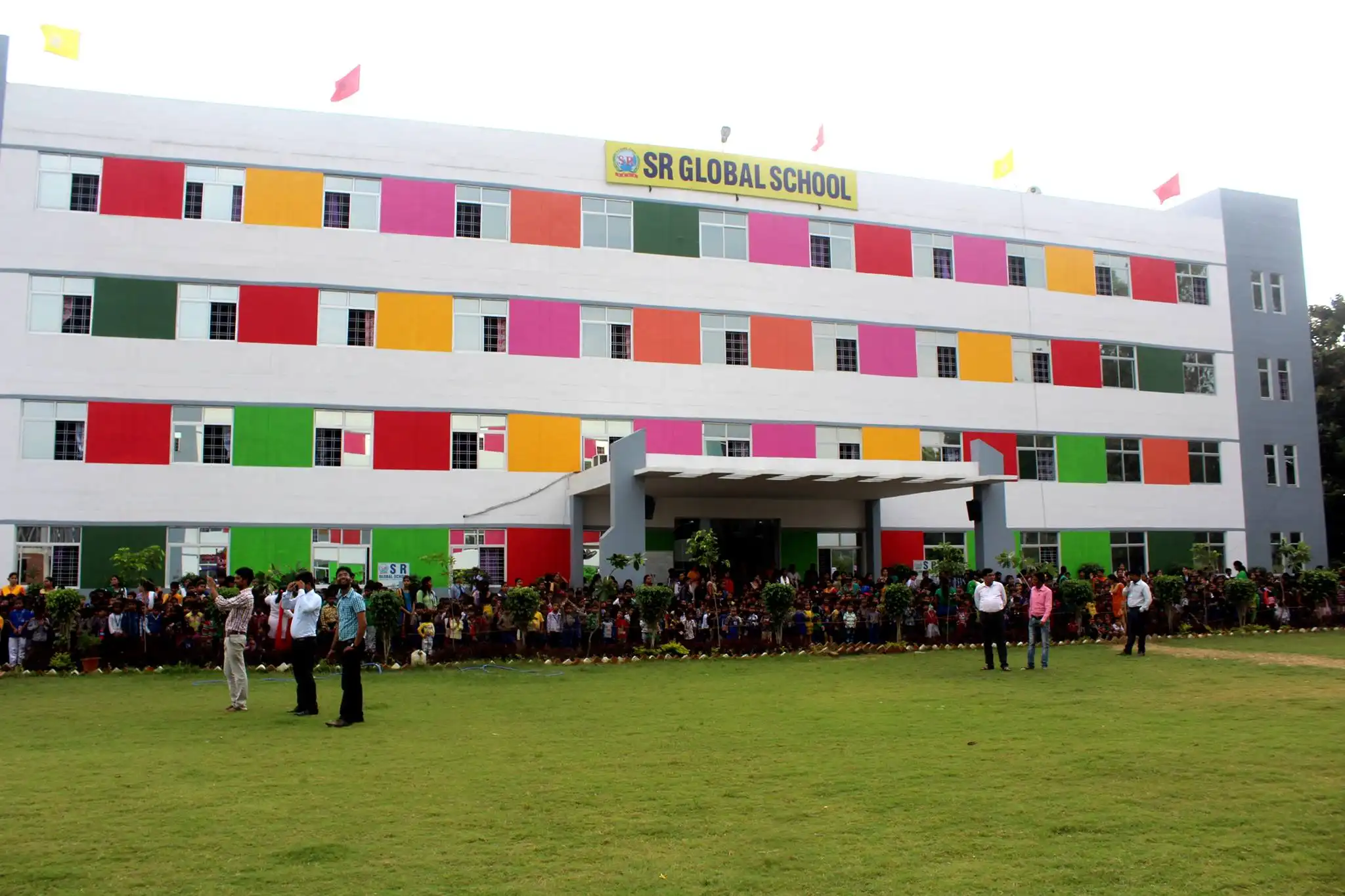 S R Global School