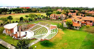 Selaqui International School